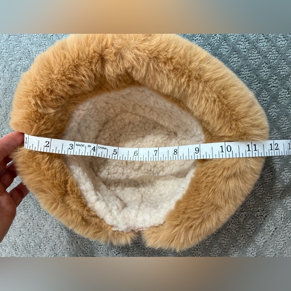 Fun faux fur hat in a burnt orange - Picture 5 of 5